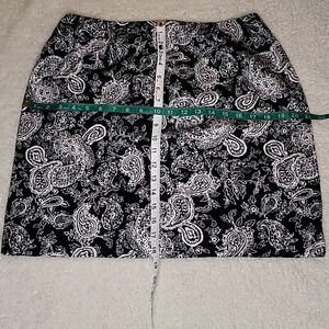 0050. ECU ~ Lauren by Ralph Lauren ~ Paisley Stretch Skirt w/ Hidden Zipper!